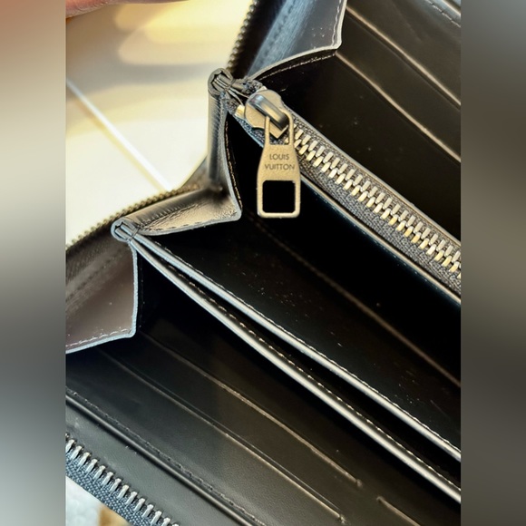 Louis Vuitton Limited Edition Zippy Wallet - Picture 9 of 12